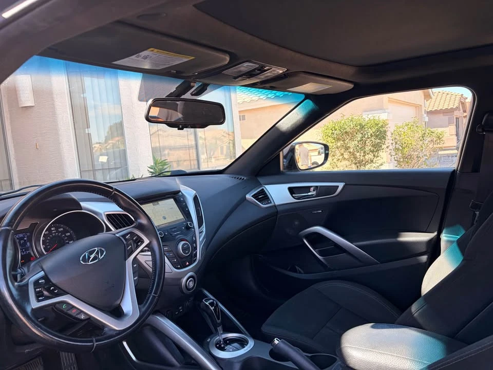 2017 Hyundai Veloster - Image 8 of 11