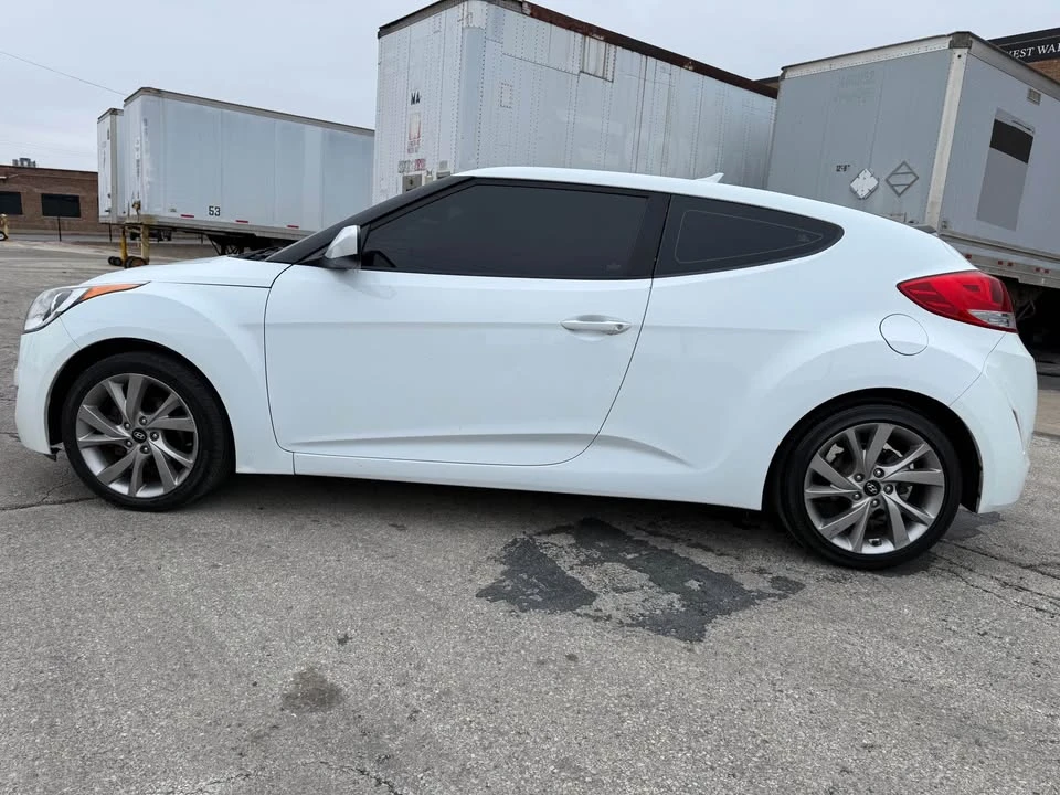 2017 Hyundai Veloster - Image 3 of 11