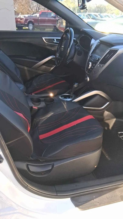 2017 Hyundai Veloster - Image 3 of 9