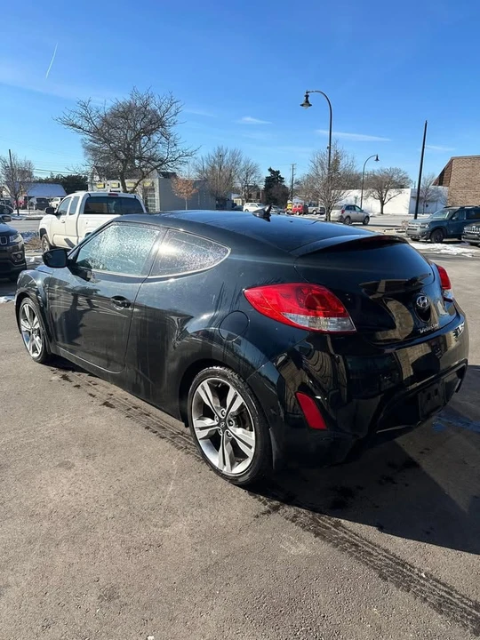 2017 Hyundai Veloster - Image 5 of 11