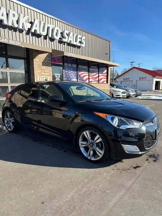 2017 Hyundai Veloster - Image 2 of 11