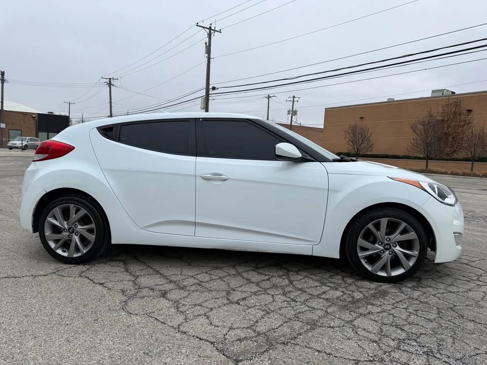 2017 Hyundai Veloster - Image 6 of 11