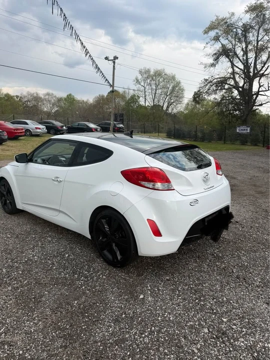 2017 Hyundai Veloster - Image 5 of 12