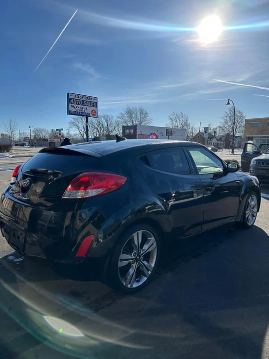 2017 Hyundai Veloster - Image 3 of 11