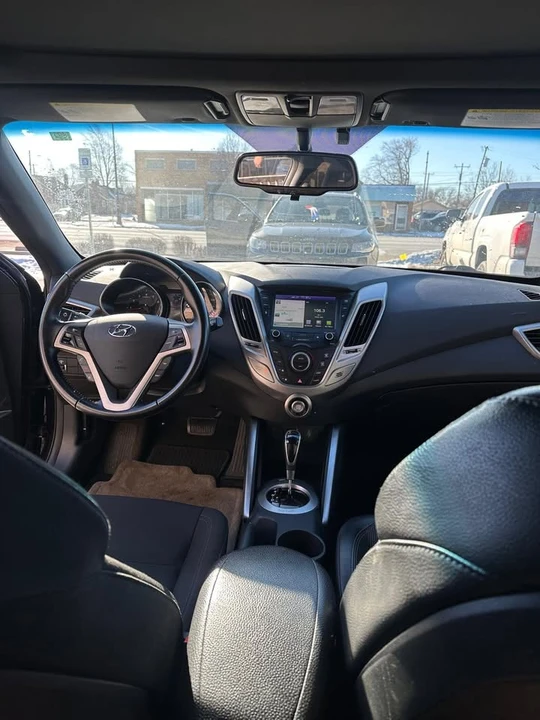 2017 Hyundai Veloster - Image 7 of 11