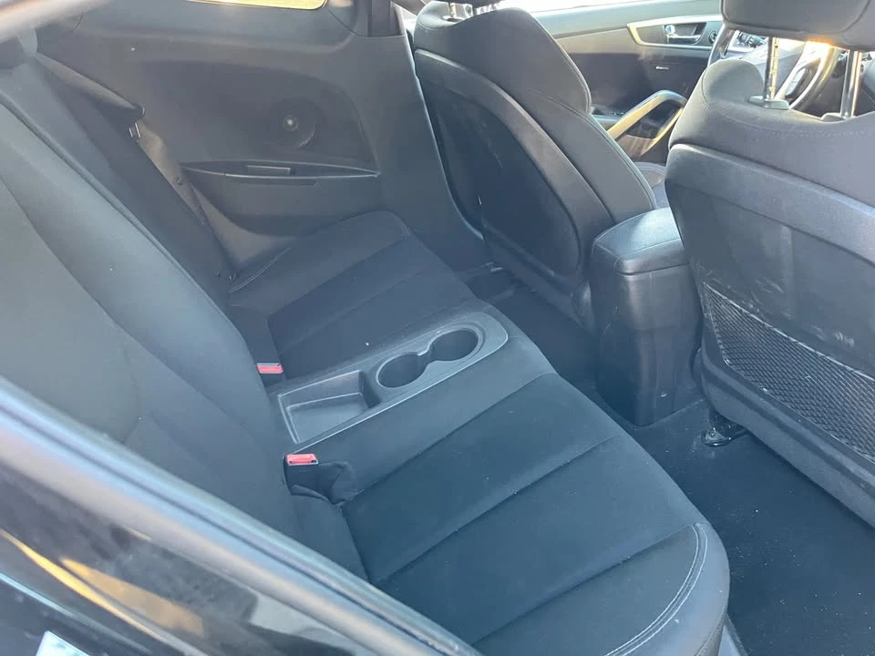 2017 Hyundai Veloster - Image 6 of 7