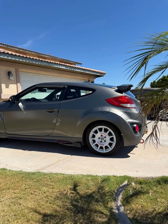 2017 Hyundai Veloster - Image 3 of 8