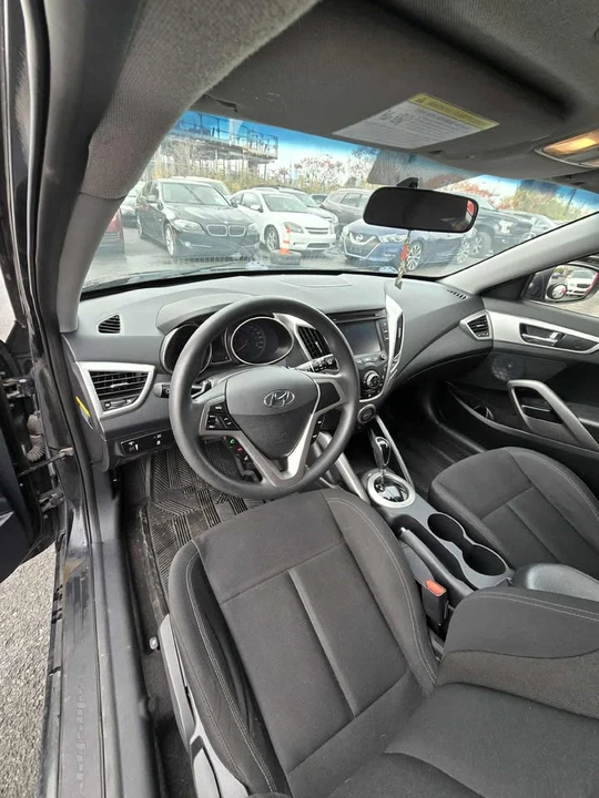 2017 Hyundai Veloster - Image 6 of 9