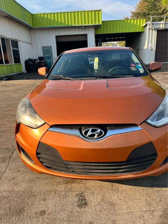 2017 Hyundai Veloster - Image 2 of 13