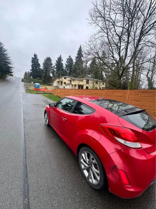 2017 Hyundai Veloster - Image 4 of 8