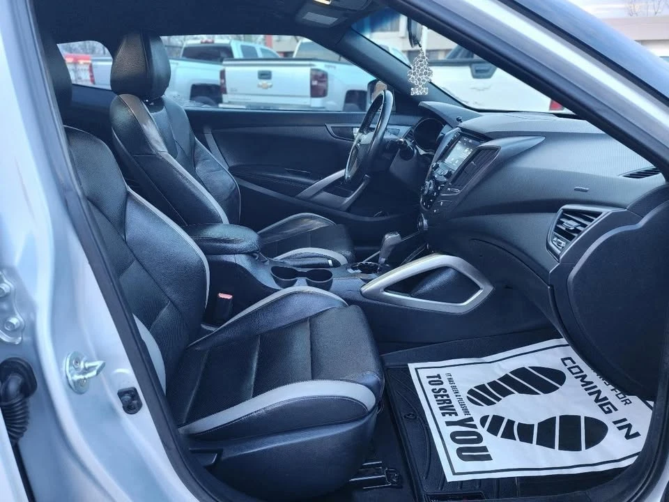 2017 Hyundai Veloster - Image 15 of 20