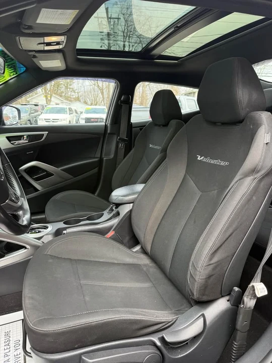 2017 Hyundai Veloster - Image 7 of 12