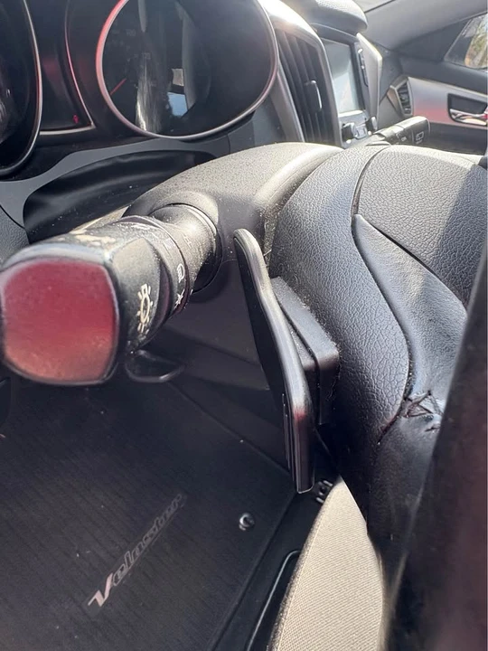 2017 Hyundai Veloster - Image 15 of 18