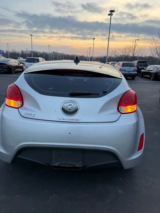 2017 Hyundai Veloster - Image 3 of 8