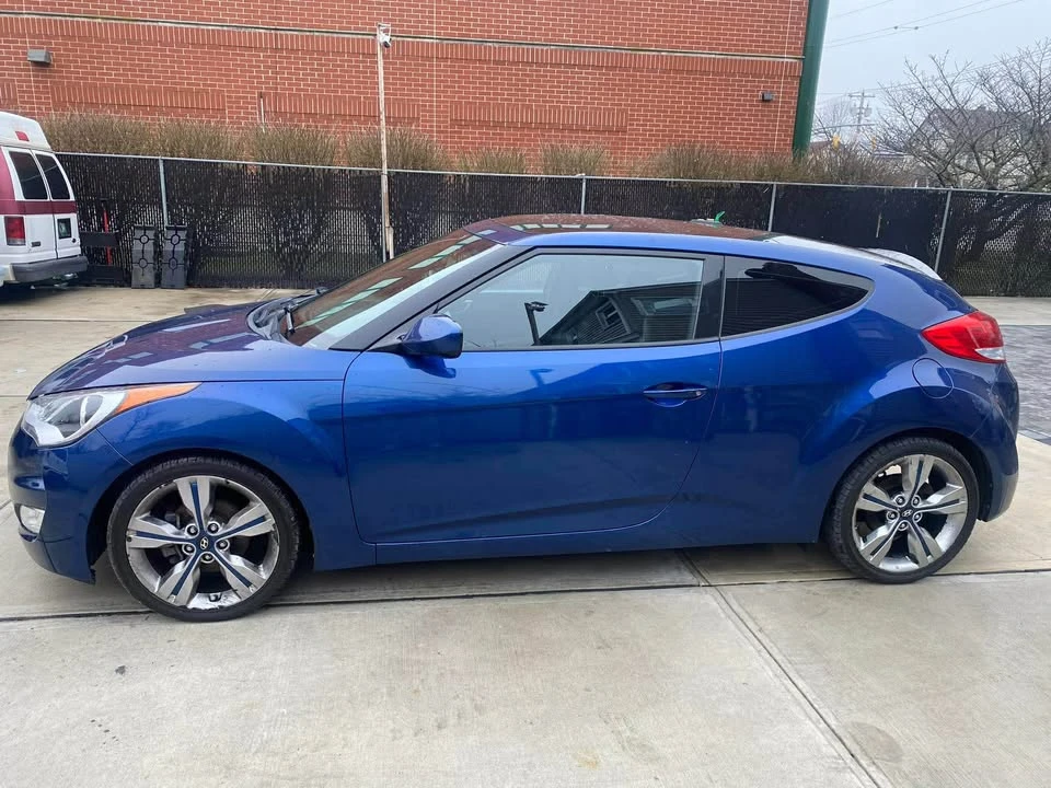 2017 Hyundai Veloster - Image 4 of 8