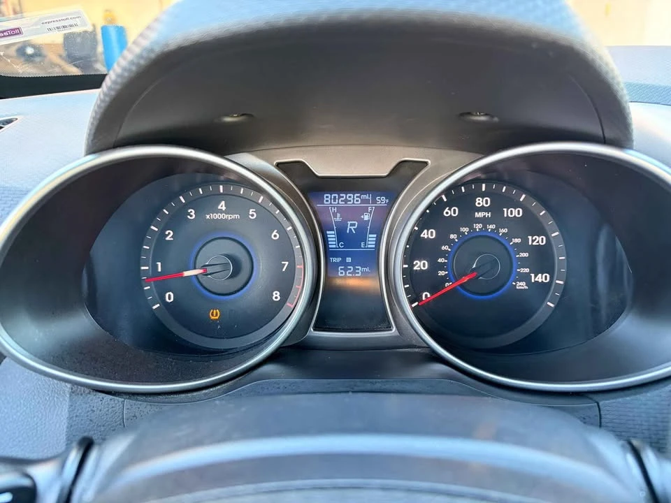 2017 Hyundai Veloster - Image 9 of 10