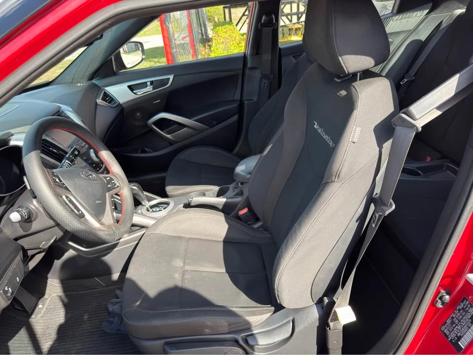2017 Hyundai Veloster - Image 11 of 12