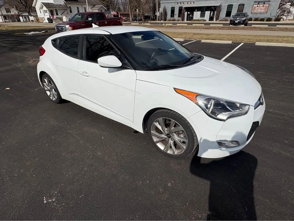 2017 Hyundai Veloster - Image 9 of 18