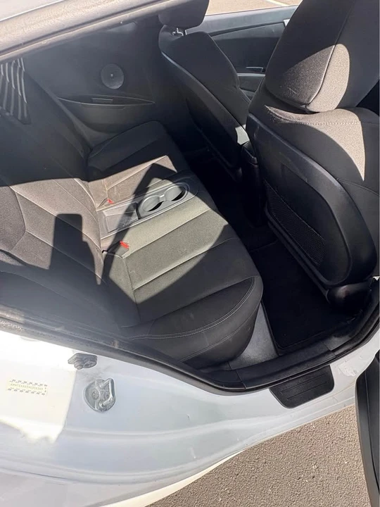 2017 Hyundai Veloster - Image 18 of 18