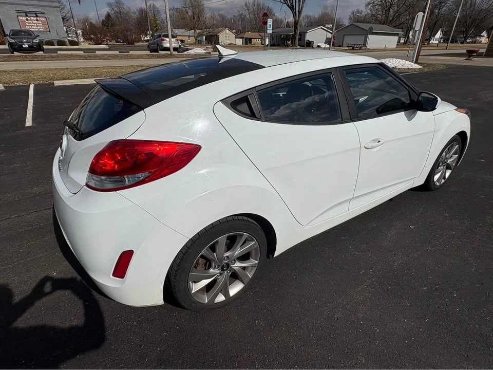 2017 Hyundai Veloster - Image 3 of 18