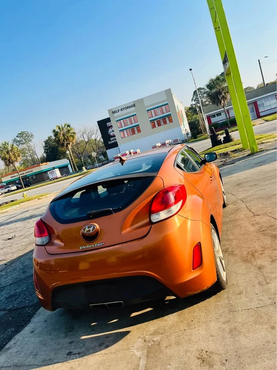 2017 Hyundai Veloster - Image 6 of 13