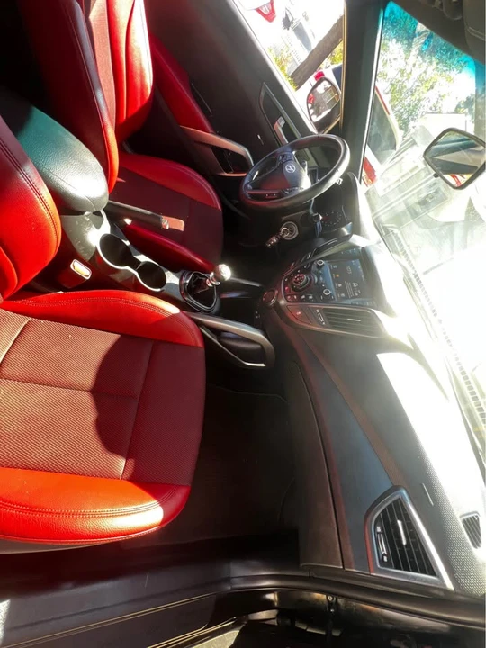 2017 Hyundai Veloster - Image 12 of 19