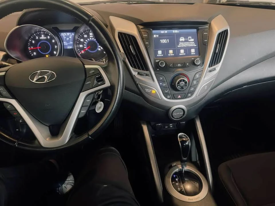 2017 Hyundai Veloster - Image 10 of 11