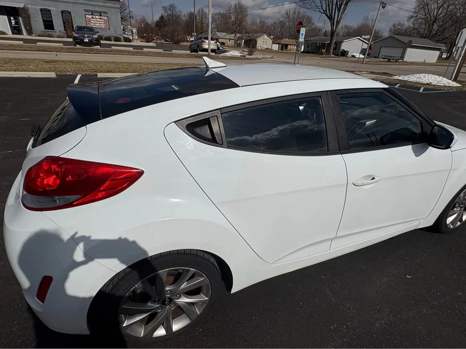 2017 Hyundai Veloster - Image 14 of 18