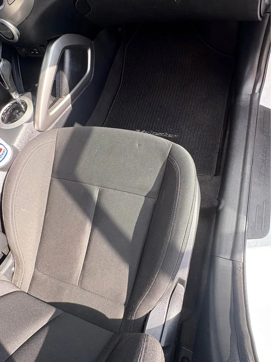 2017 Hyundai Veloster - Image 17 of 18
