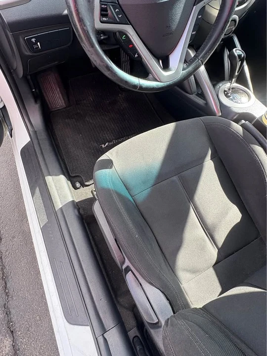 2017 Hyundai Veloster - Image 16 of 18