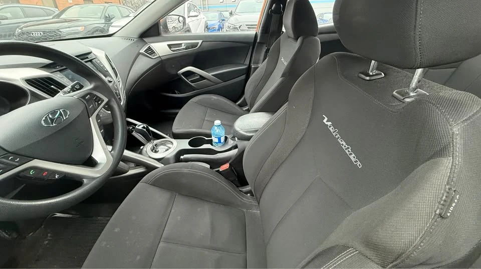 2017 Hyundai Veloster - Image 9 of 10