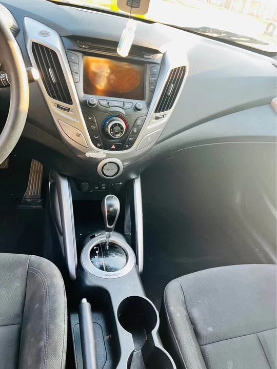 2017 Hyundai Veloster - Image 11 of 13