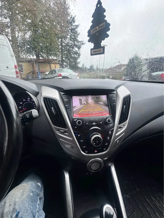 2017 Hyundai Veloster - Image 7 of 8
