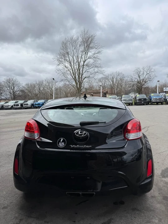 2017 Hyundai Veloster - Image 4 of 12