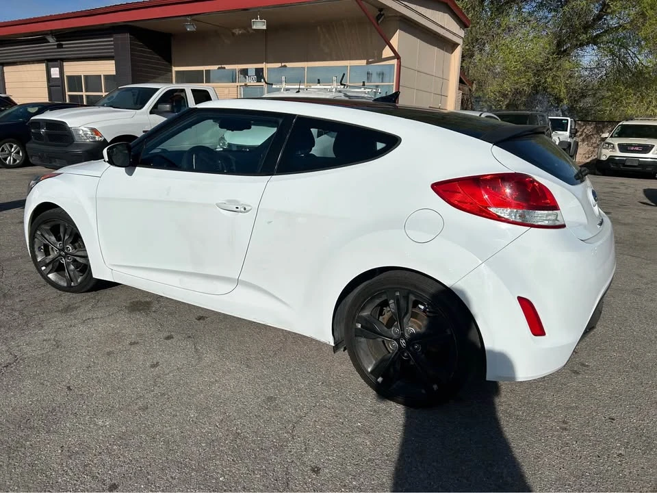2017 Hyundai Veloster - Image 4 of 7