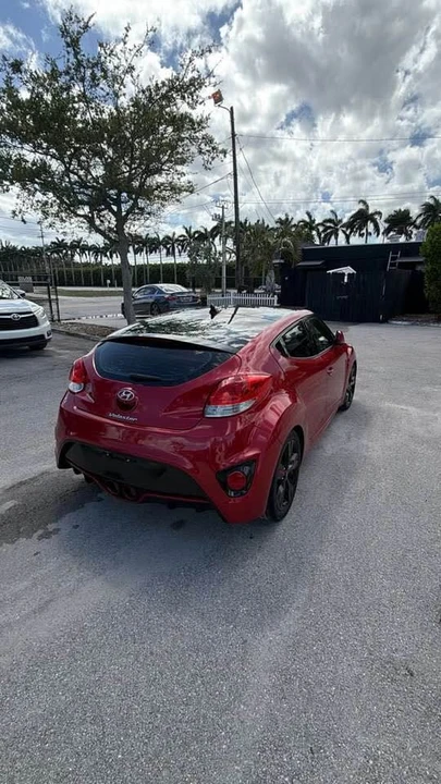 2017 Hyundai Veloster - Image 4 of 8