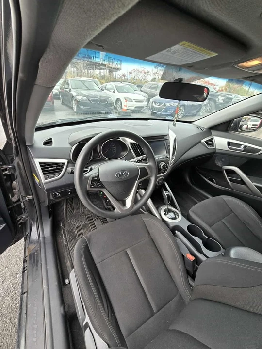 2017 Hyundai Veloster - Image 6 of 9