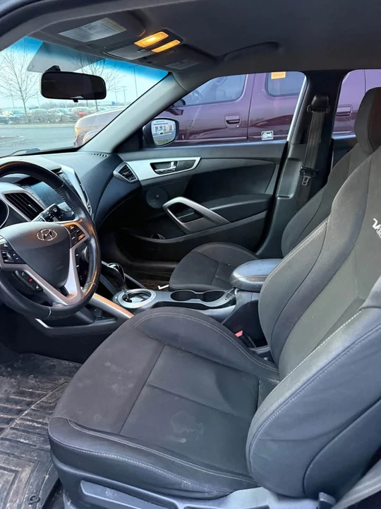 2017 Hyundai Veloster - Image 6 of 8