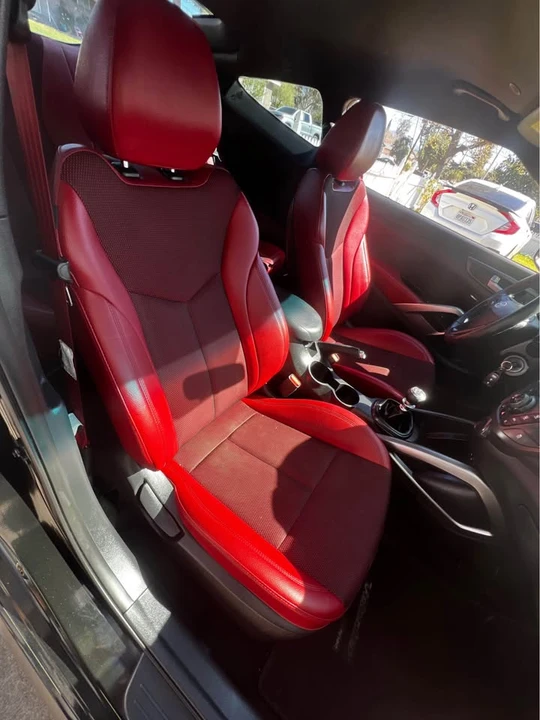 2017 Hyundai Veloster - Image 10 of 18