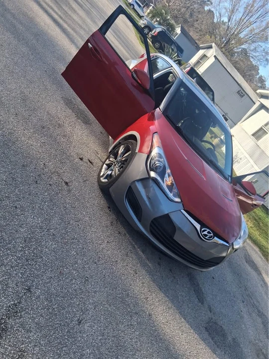 2017 Hyundai Veloster - Image 3 of 4
