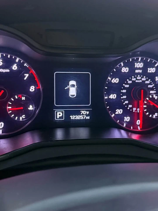 2017 Hyundai Veloster - Image 5 of 6