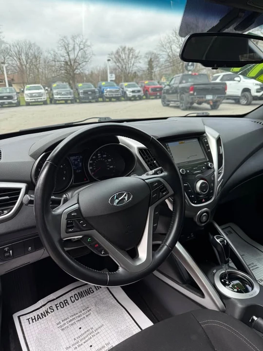 2017 Hyundai Veloster - Image 8 of 12