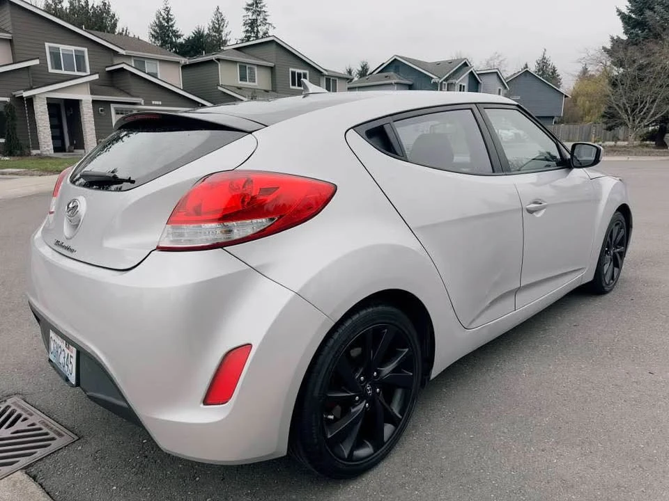 2017 Hyundai Veloster - Image 4 of 11