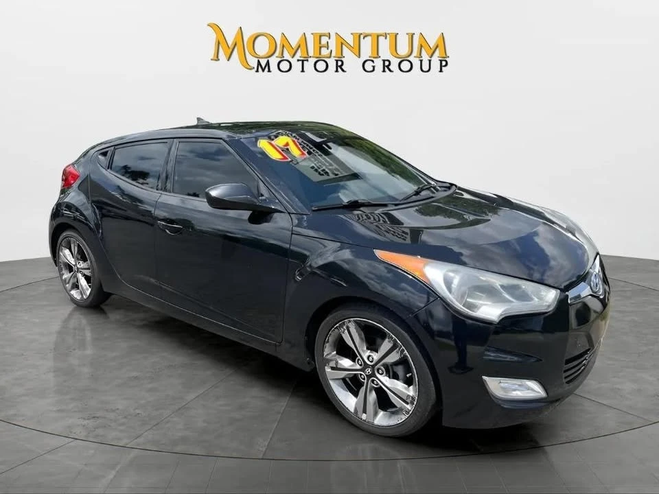 2017 Hyundai Veloster - Image 2 of 19