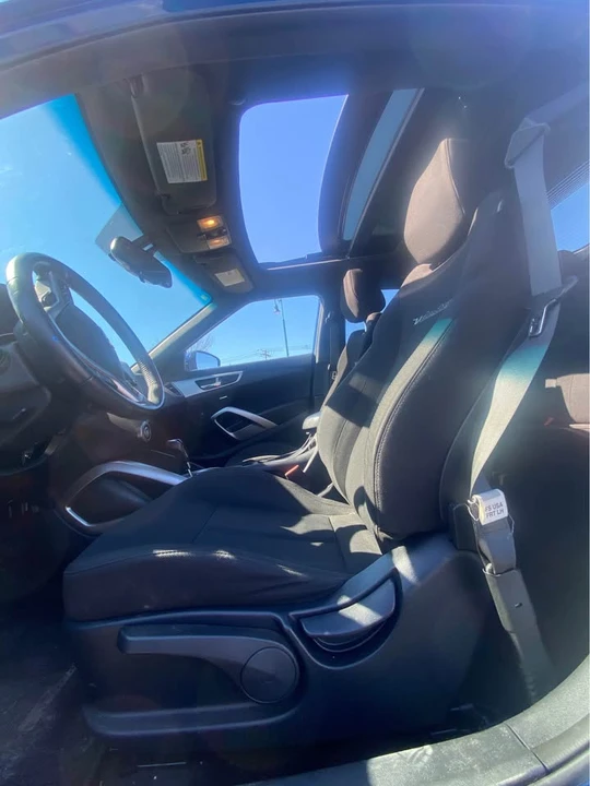 2017 Hyundai Veloster - Image 19 of 19