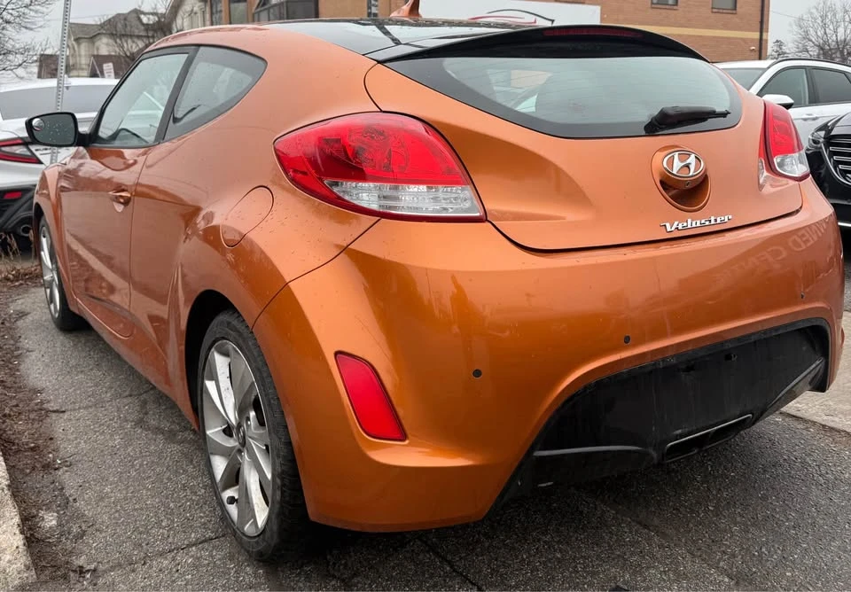 2017 Hyundai Veloster - Image 3 of 10