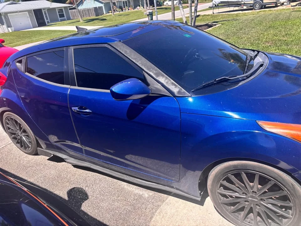 2017 Hyundai Veloster - Image 2 of 6