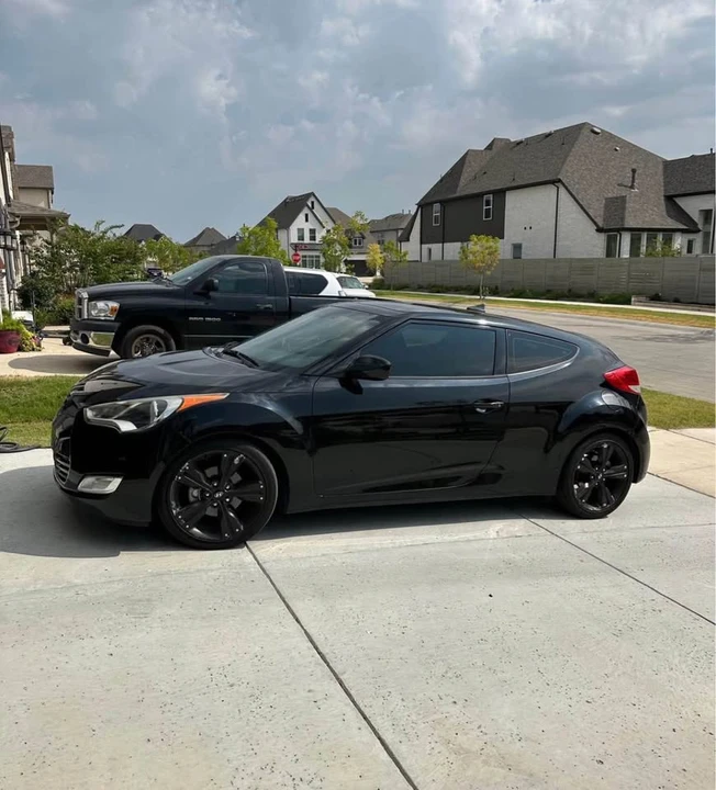 2017 Hyundai Veloster - Image 2 of 6