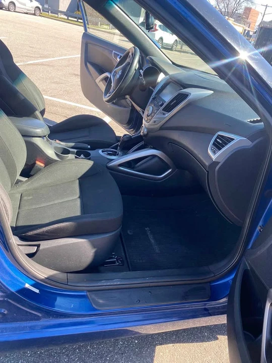 2017 Hyundai Veloster - Image 15 of 19