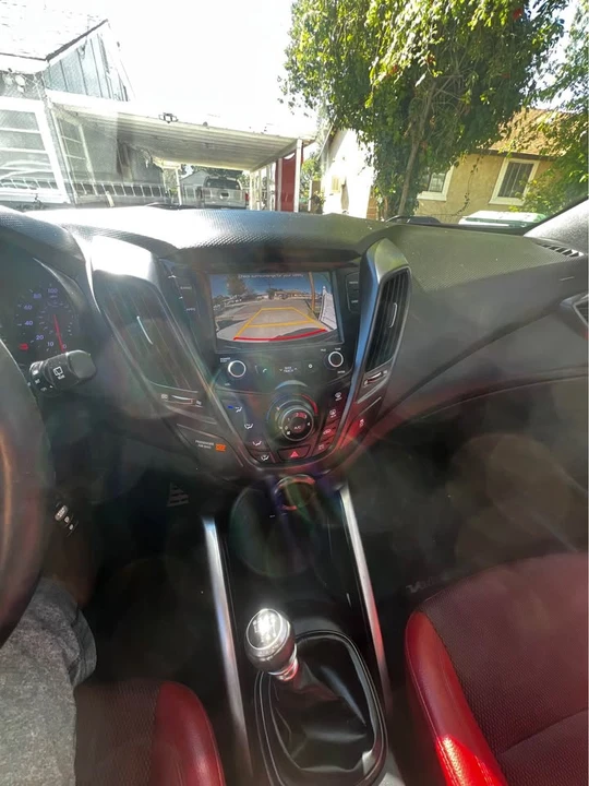 2017 Hyundai Veloster - Image 16 of 19